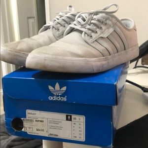 Worn. Men’s adidas Seeley. Skateboarding shoes.